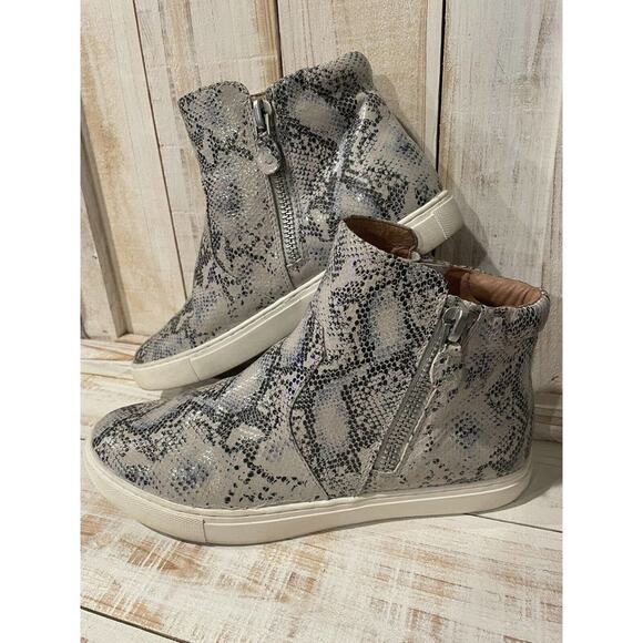 Gentle Soul by Kenneth Cole Carter Sneaker Snake Print Women's‎ Shoe Size US 9 - Picture 1 of 5